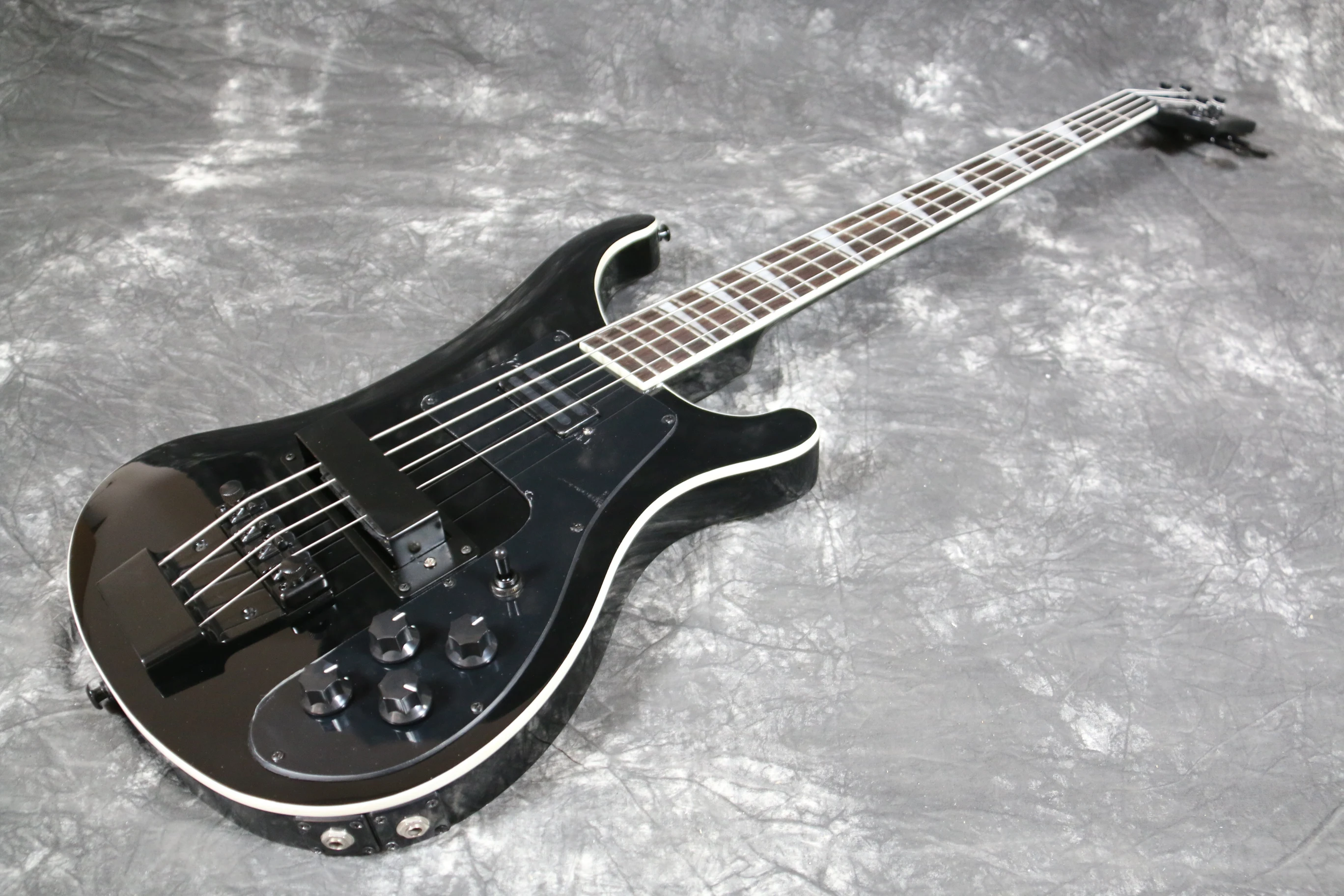 Высокое качество 4 струны электрогитары Гитары верхом из обожжённого Клёна