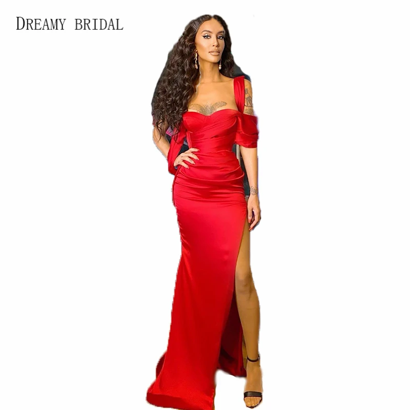 Red Pleated Celebrity Dresses