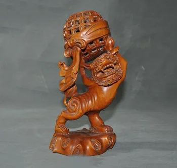 

wedding decoration China Feng Shui Boxwood Wood carved Evil Door Guardian Fu Dog Lion beast statue