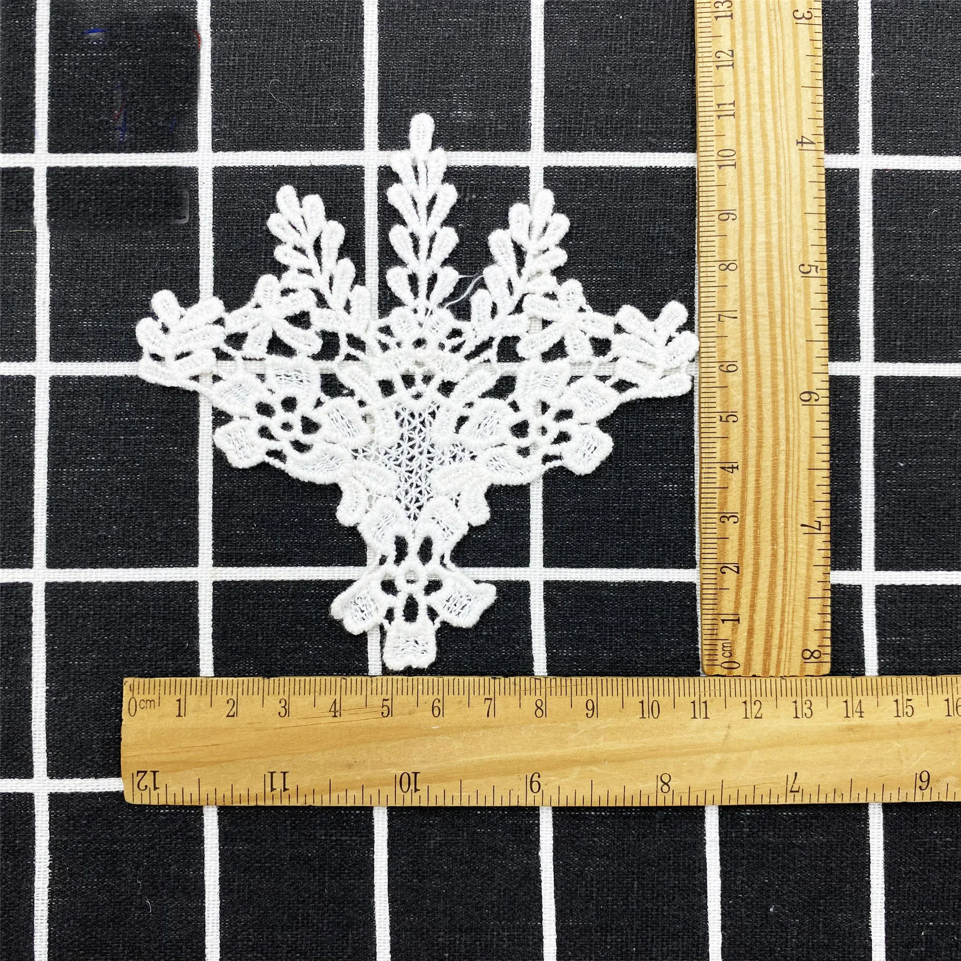 5PCS/Lot Mesh Embroidered White Cotton thread Cute Girl Flowers Cloth Stickers DIY Handmade Sewing Applique Fabrics