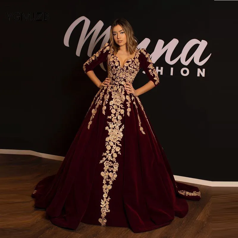 Burgundy Arabic Velvet Evening Dress 