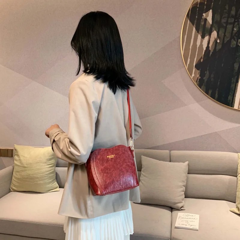 

INS Simple Small Bag Women's 2019 New Style Korean-style Versatile Broadband Crossbody Bag Retro Fashion Bucket Bag