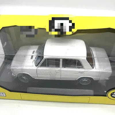 Модель автомобиля Fiat 1/18 из коллекции 1200 выпуск 124 литье под давлением|Наземный