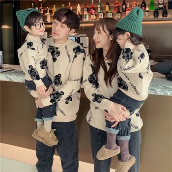 

Family Matching Sweaters Autumn Winter Fashion Cartoon Bear Thick Pullover Sweater for Father Mother Son Daughter Family Look