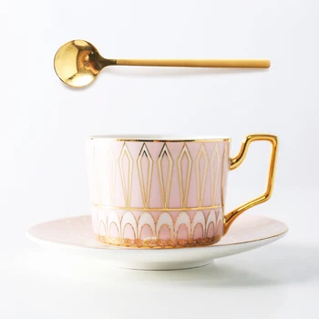 

Travel Coffee Cup and Saucer Set Free Shipping Vintage Coffee Cup Turkish Royal Bone China Tazza Colazione Drinkware AB50BD
