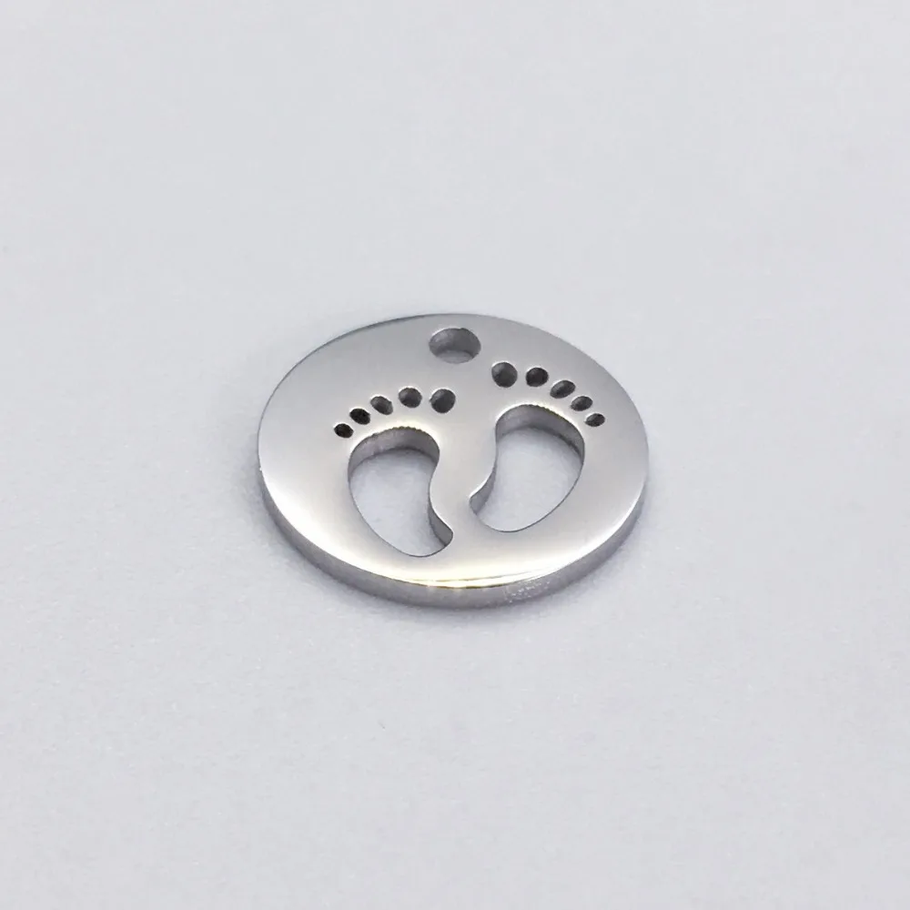 13846815878_1119763299