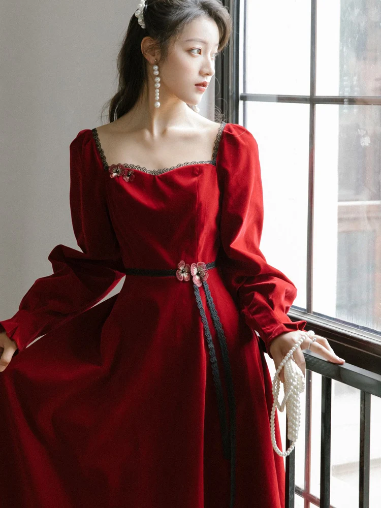 Original French style restoring ancient ways collect waist splicing dress more show thin square collar lace