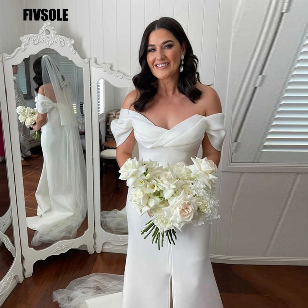 

Свадебное платье с бантом на спине, без бретелек