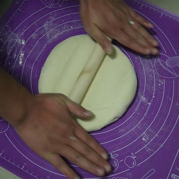 

Silicone Kneading Pads Non-stick Surface Dough Pad Kitchen Cooking Pastry Bake Rolling Mat Roll Sheet 45 * 60 With Scale