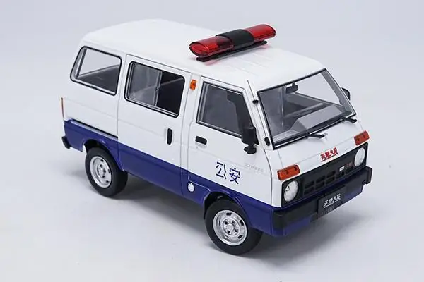 Цинковый сплав 1/18 литой под давлением Тяньцзинь DAFA HUALI TJ110(DAIHATSU) фургон такси вагон модель