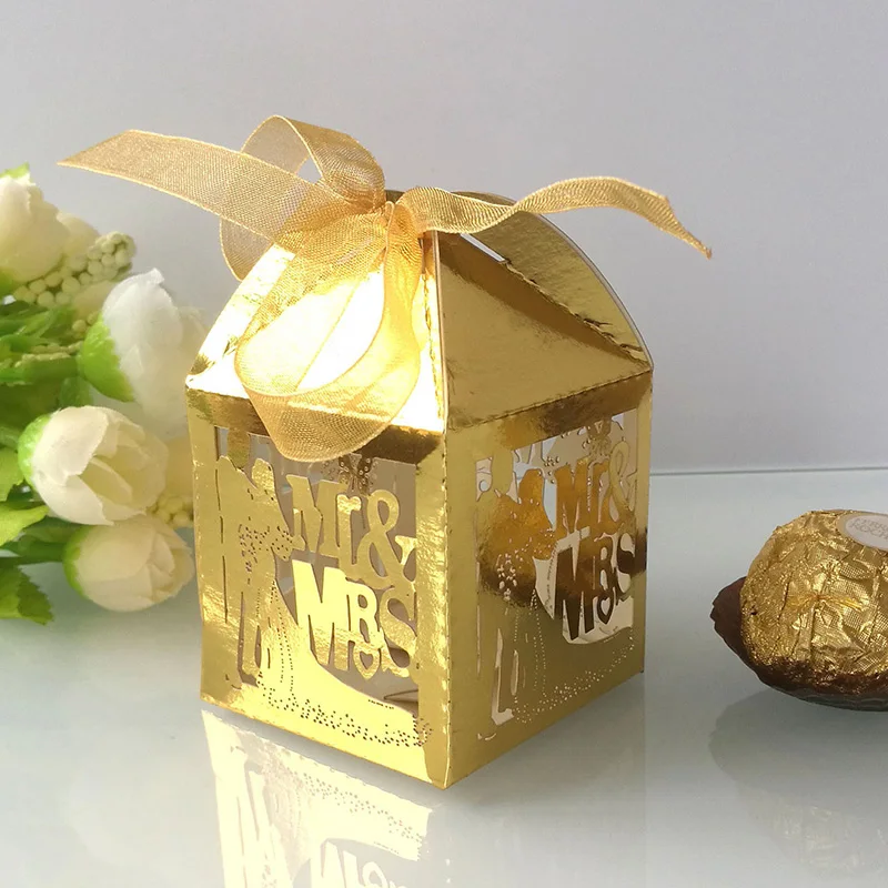 Reflective Gold 50pcs Laser Cut MR MRS Carriage Favor Gifts Candy Boxes with Ribbon Baby Shower Wedding Favors and Gifts Wedding Party Supplies - Цвет: Reflective Gold