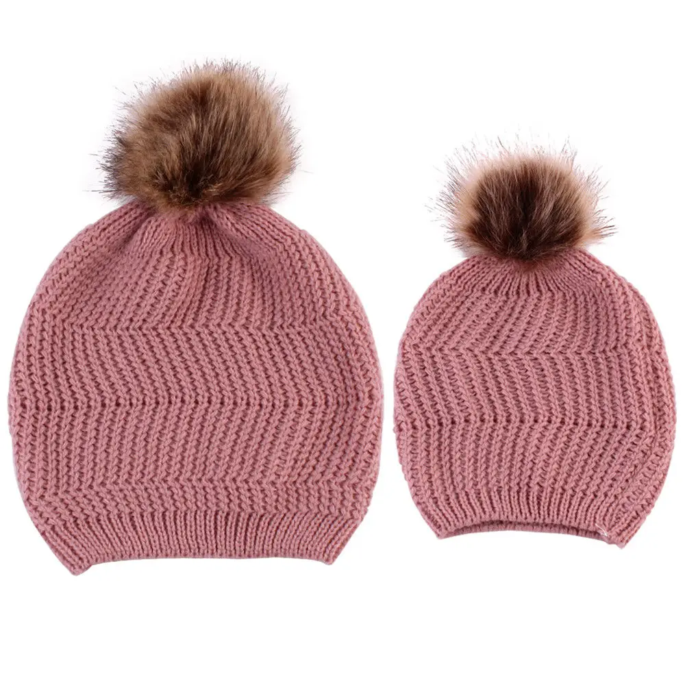 Подходящие Зимние трикотажные изделия для мамы и ребенка, теплая шапка с помпоном, милый подарок для маленькой девочки