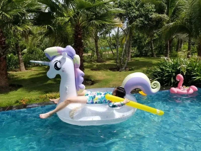 9453338847_1794347503