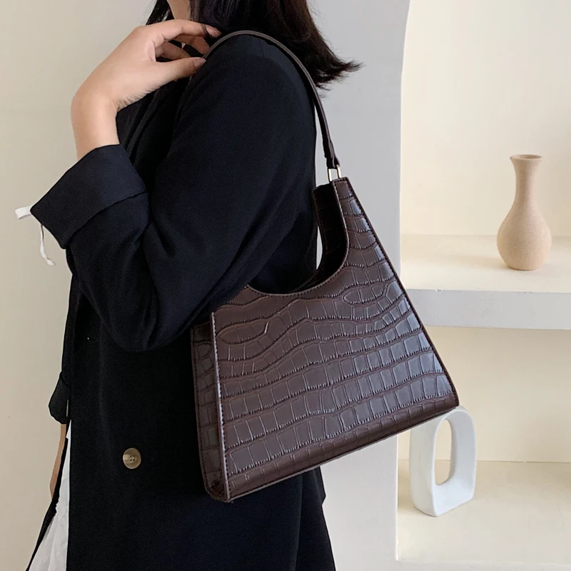 

2019 Solid Color Retro Triangle Shoulder Bags For Women Luxury Quality Stone Pattern Handbags Lady Elegant Hand Bag Totes