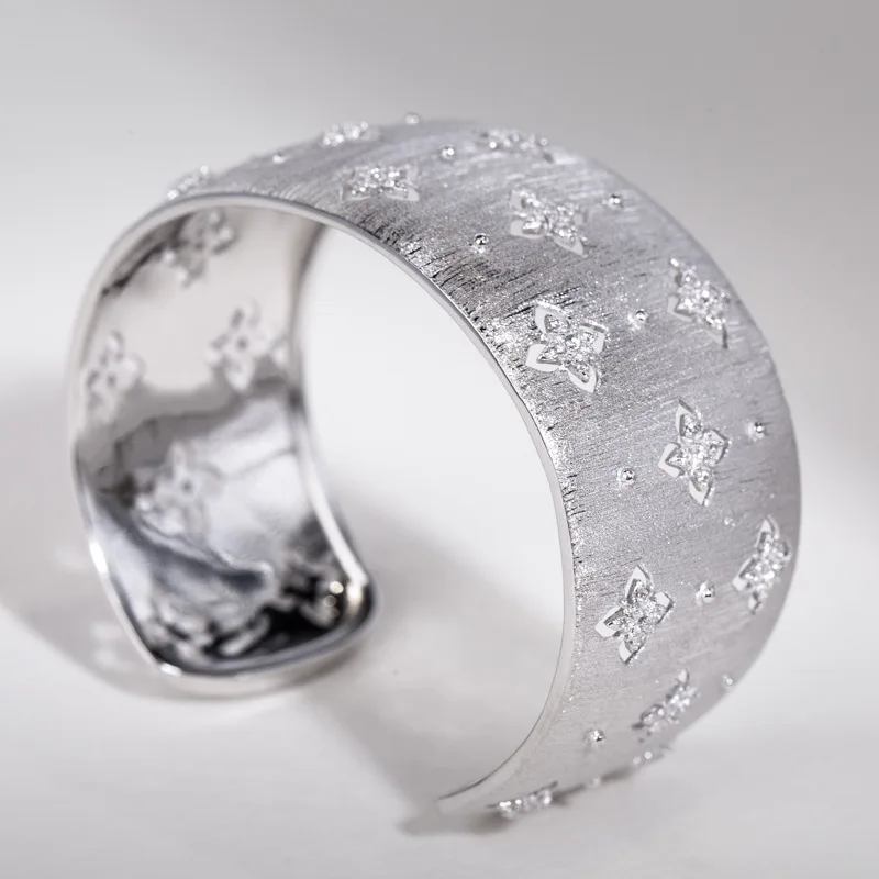 Silver CMajor ювелирные изделия из чистого серебра Модные Винтажные полые четырехлистные браслеты с изображением клевера День Святого Патрика браслеты-манжеты для женщин - Окраска металла: Silver