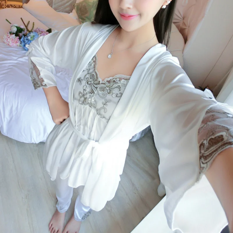 Комплект пижамный женский из 3 предметов однотонная атласная кружевная вышивка