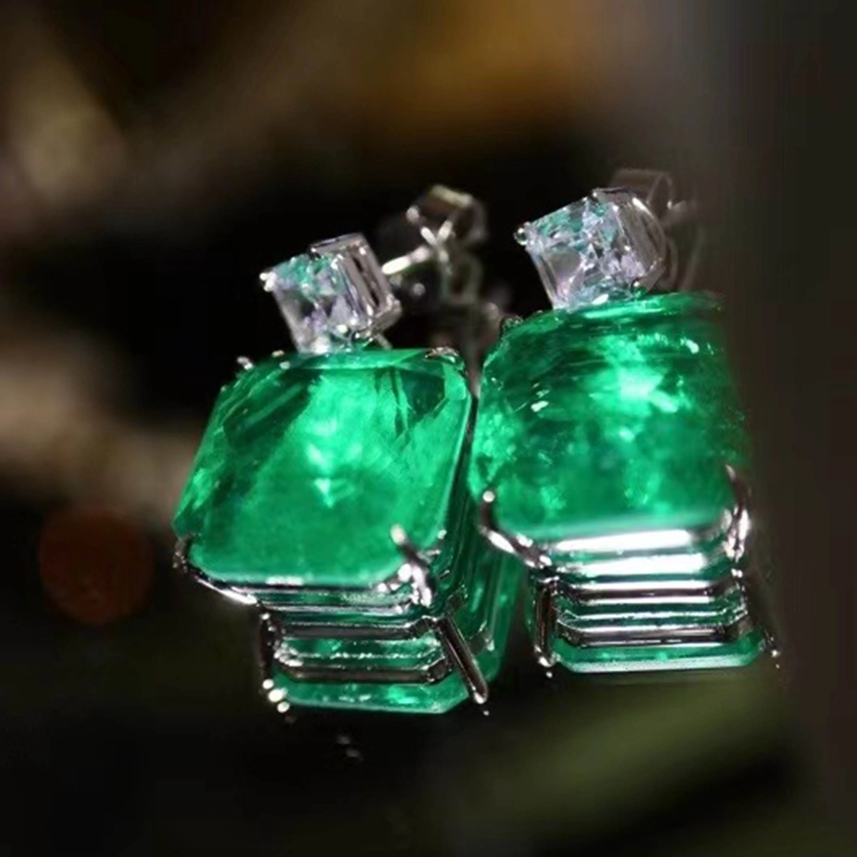 

Серьги из серебра с турмалином и бриллиантами