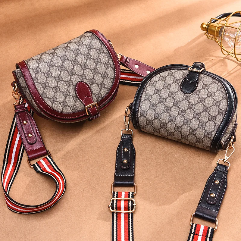 

2 New Style WOMEN'S Bag Europe And America Fashion Printed Shoulder Bag Versatile Shoulder Bag Saddle Bag 9890