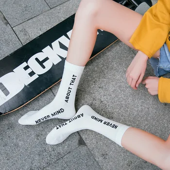 

Hip Hop letter Socks men women Cartoon Socks Hiphop Street Sports Skateboard Black White Couple Socks Calcetines Hombre Fashion
