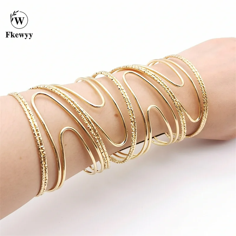 Bangle Bracelet Fkewyy Luxury Charm Bracelets Women Gold Color Hollow Designer Gothic Accessories Alloy Statement Jewelry