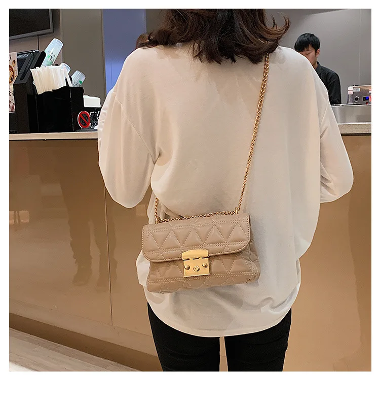 

2019 new rhomboar pig nose lock chain single shoulder slanted female bag