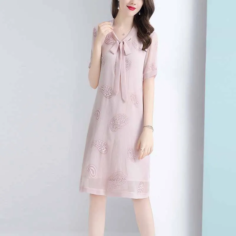 

2019 Summer New Style Pink Lace-up Embroidery Chiffon Dress WOMEN'S Short Sleeved V-neck Elegant Medium-length Dress Ozhouzhan