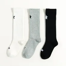 Однотонные носки с вертикальными полосками и принтом пятиконечной звезды; сезон осень-зима; женские хлопковые носки до середины икры; Повседневные Дышащие носки в Корейском стиле с героями мультфильмов