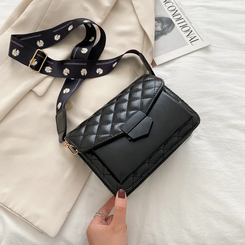 chanel black and white quilted purse crossbody