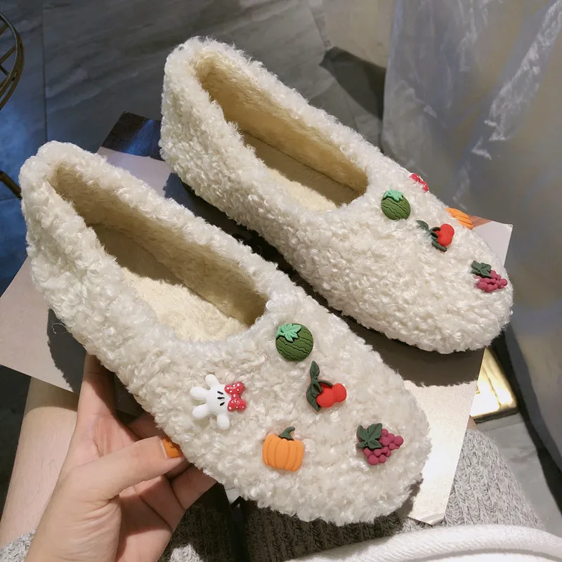 Белый Cute decoration curly fur shoes woman plush warm round toe flats solid slip on winter cotton moccasins comfy lazy loafers female - Цвет: Белый