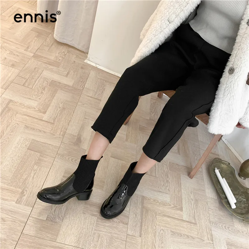ENNIS/модные женские ботинки; женские зимние ботильоны из натуральной кожи; черные осенние вязаные ботинки; модная обувь с круглым носком; A9366
