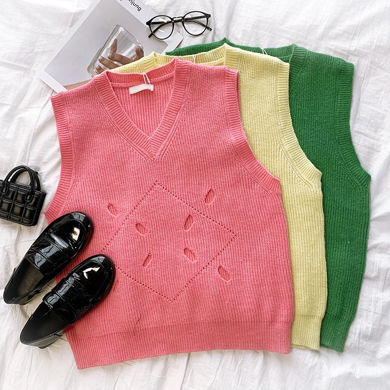 

Autumn retro plaid hollow out candy color V-neck slim knitted sweater vest