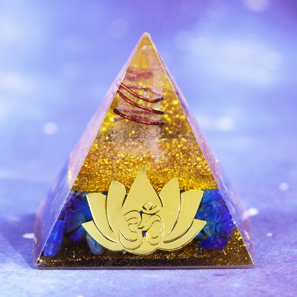 Медитация в позе лотоса Orgonite Пирамида камень с теплой энергией Lapis Lazuli исцеляющая