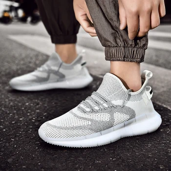 

2020 summer new men's shoes breathable casual mesh small white shoes reflective sports running shoes men's tide shoes