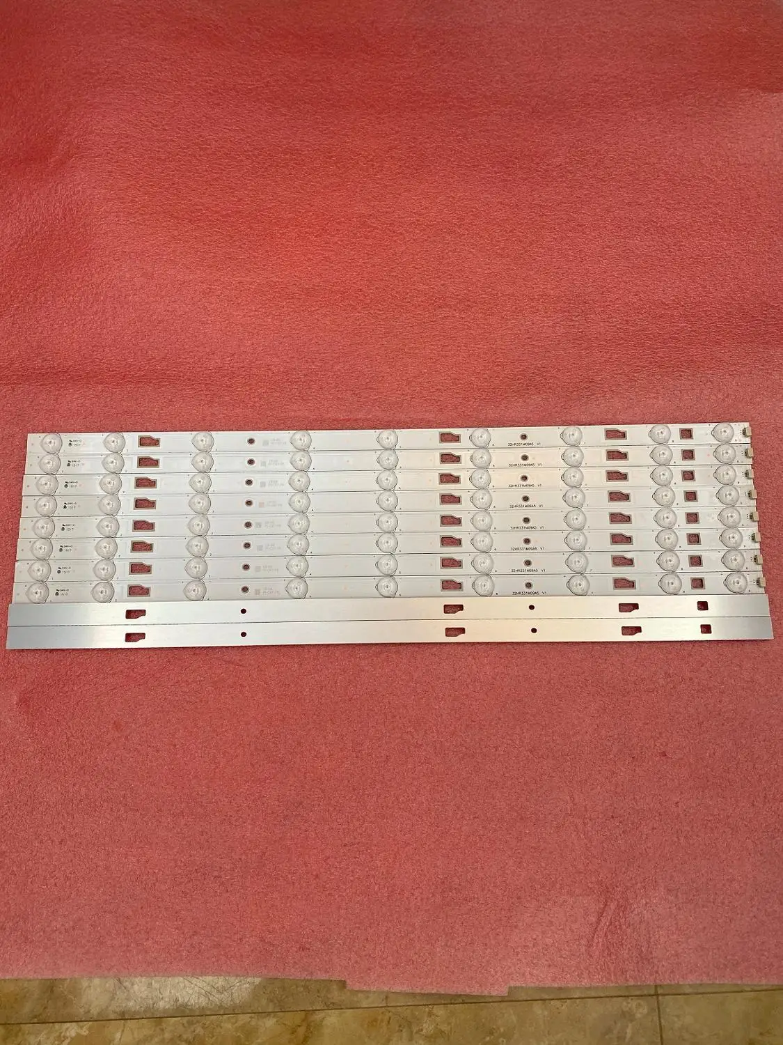 Новый 30 шт./лот 9 светодиодный 577 мм Подсветка полосы для D32TS7202 32HR331M09A5 V1|Запасные