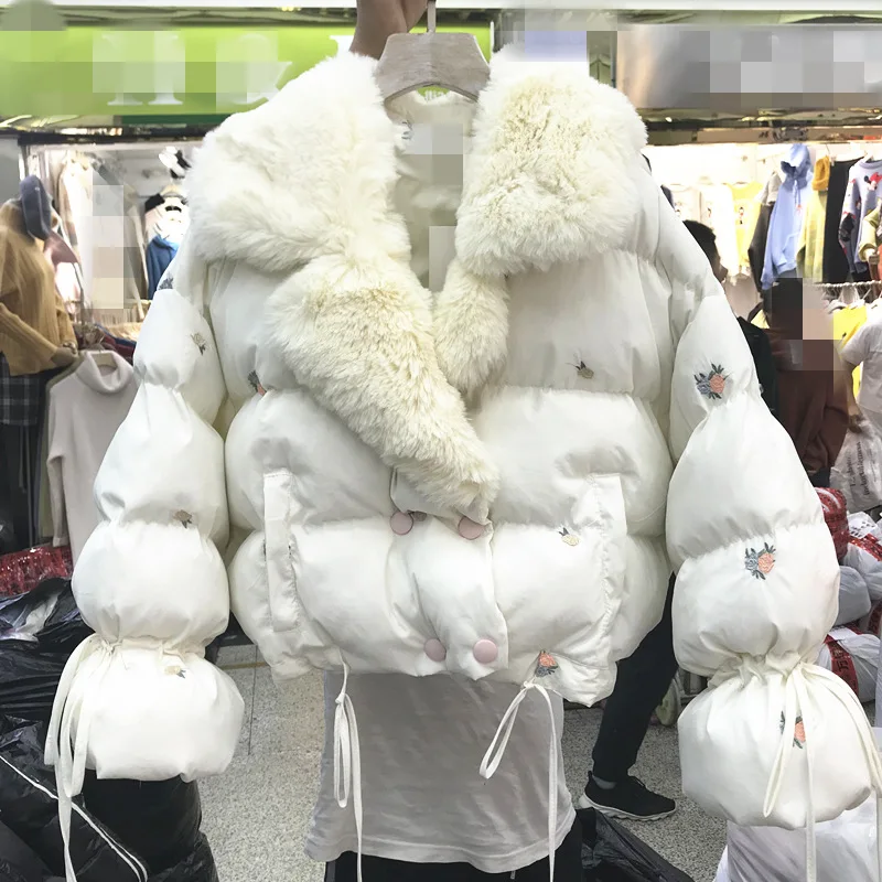 

2019 Winter New Cotton Padded Jacket Women's Short Trumpet Sleeve Embroidery Flower Thickened Bread Coats Warm Outwear Student
