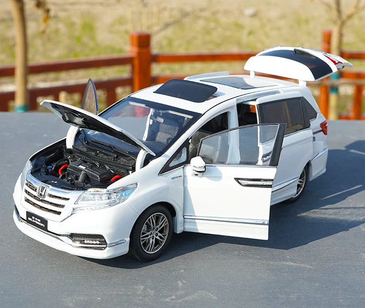 Коричневый/белый 1:18 Масштаб Honda MPV Elysion литья под давлением модель автомобиля с небольшим подарком