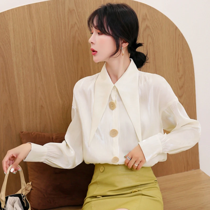 

2019 Autumn New Fashion Korean Style Women White Blouse Big Turn-down Collar Design Button Retro Chiffon Shirts Female Tops D526