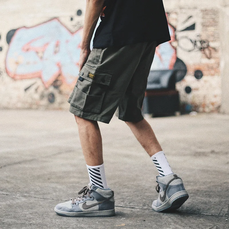 Мужские уличные шорты Карго в японском стиле, шорты-шаровары с несколькими карманами, мужские хлопковые Свободные повседневные шорты для работы плюс