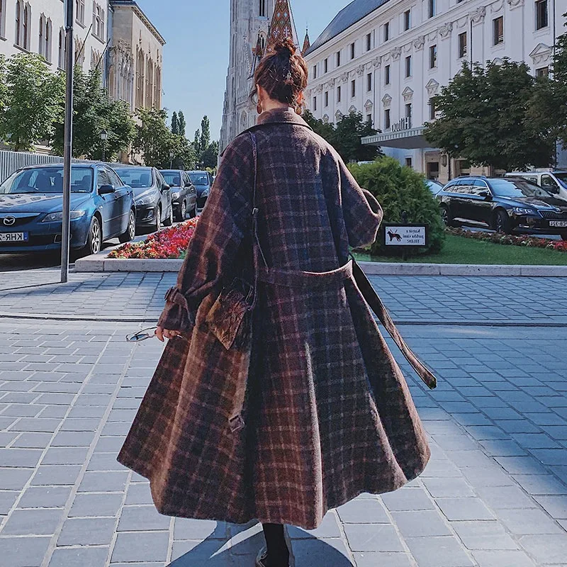 Фотосессия ретро шик Кофе плед Длинные раскладная кровать с отложным воротником Однобортный талии облегающие со шнуровкой шерсть пальто Ol пальто Для женщин