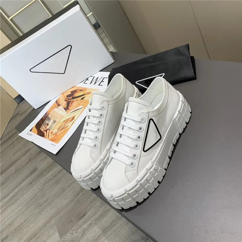 

Spring and Autumn women's shoes casual sneaker flat small white shoe thick sole loose cake single shoe fashion tide shoe