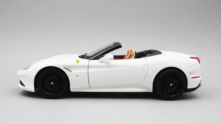 JZ) Bburago, 1/18, 1:18, Ferrari California T, спортивный гоночный открытый автомобиль, литье под давлением, модель, игрушка на день рождения для детей, мальчиков и девочек
