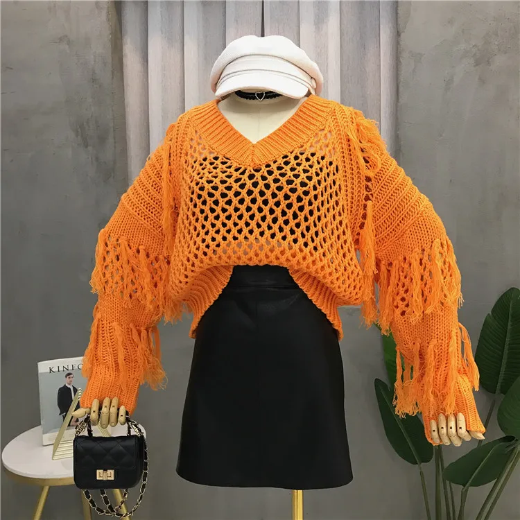 

2019 early autumn new fashion cuff tassel V-neck loose mesh hollow sweater