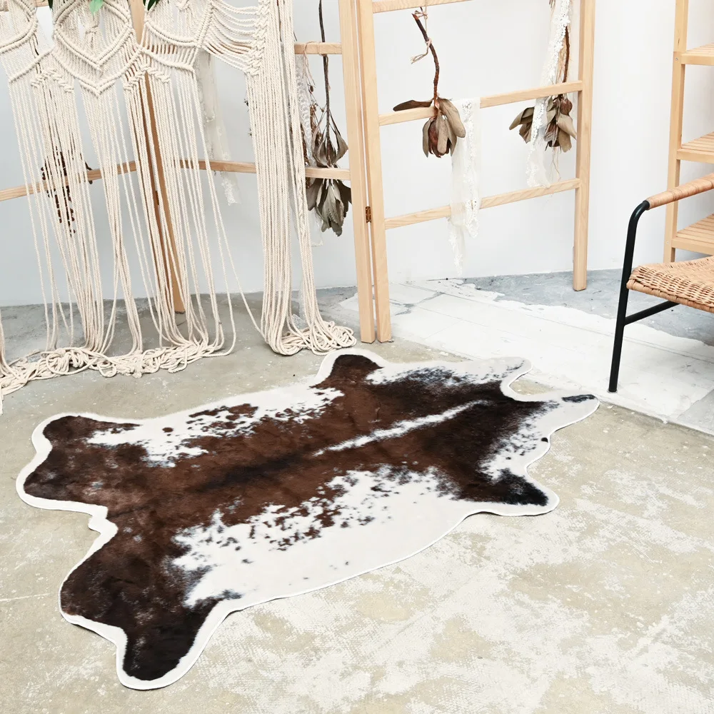 

Faux Fur Cowhide Rug for Home Decor, Cowhide Print Carpet, Imitation Leather Mats, White and Brown, Big Size, 150x120cm, New
