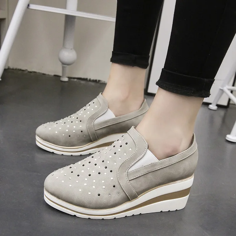 New Sneakers Women Slip-on Bling Crystal Female Shoes Solid Color Casual Loafers Women Platform Comfortable Flats Ladies Shoes