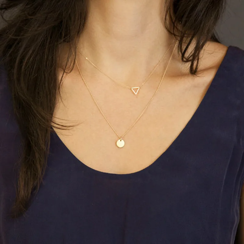 Цепочка на шею женская. Фото цепочек на шее женщин. Тонкая цепочка. Кулон на цепочке. Цепь на шею женская.