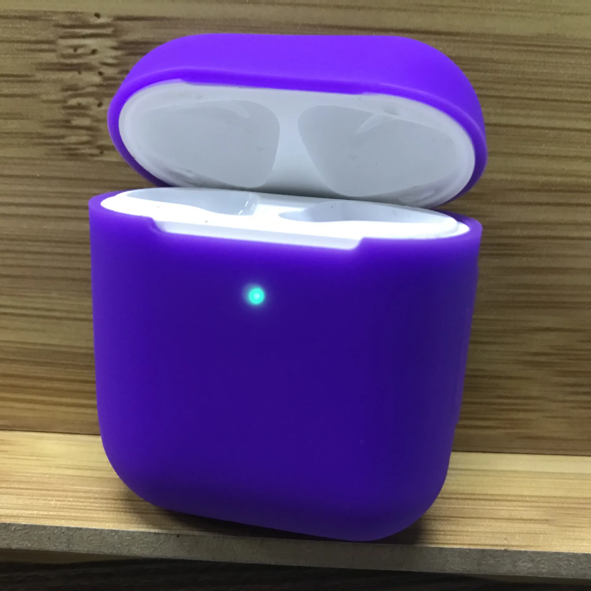 Защитный силиконовый чехол для Apple Airpods 1 2 Ультратонкий Мягкий совместимый с