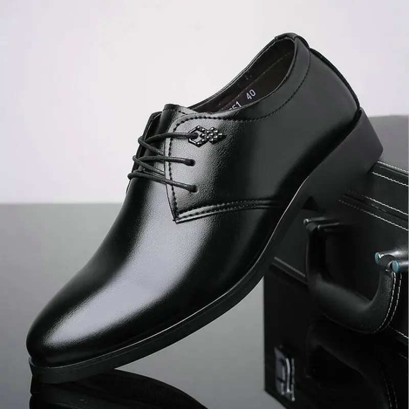 Мужские деловые туфли дышащие классические заостренный носок на шнуровке