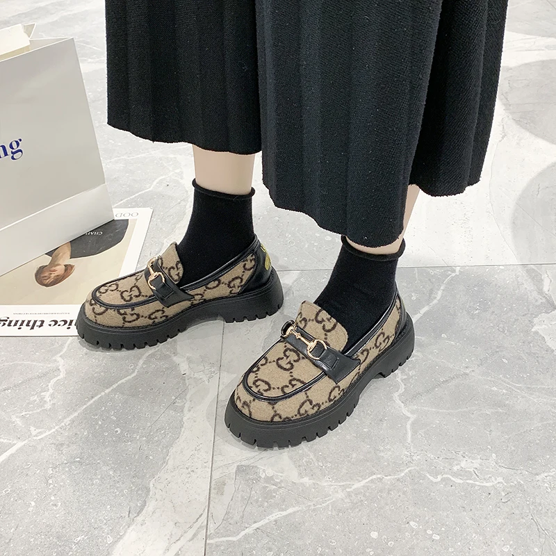 

Spring New Women Casual Dress Square Heel Buckle Pumps British Style Women Mules