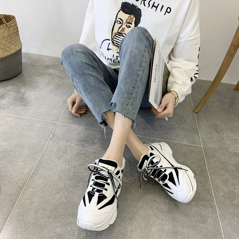 Women's Boots New Winter Snow Short Boots For Female Leather Short Glossy Plus fur Cotton Shoes black s003