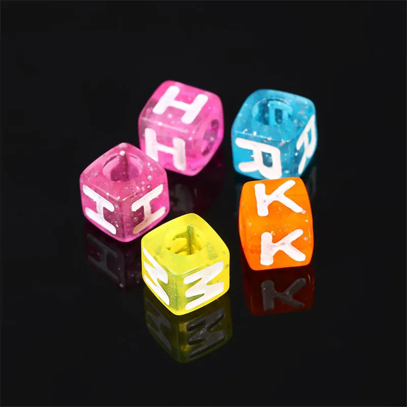 1900 шт. 7*7 мм Cube Акриловые Письмо Бусины с сияющими блестками Пластик квадратный прозрачный Пластик jewelry браслет spacer бусины